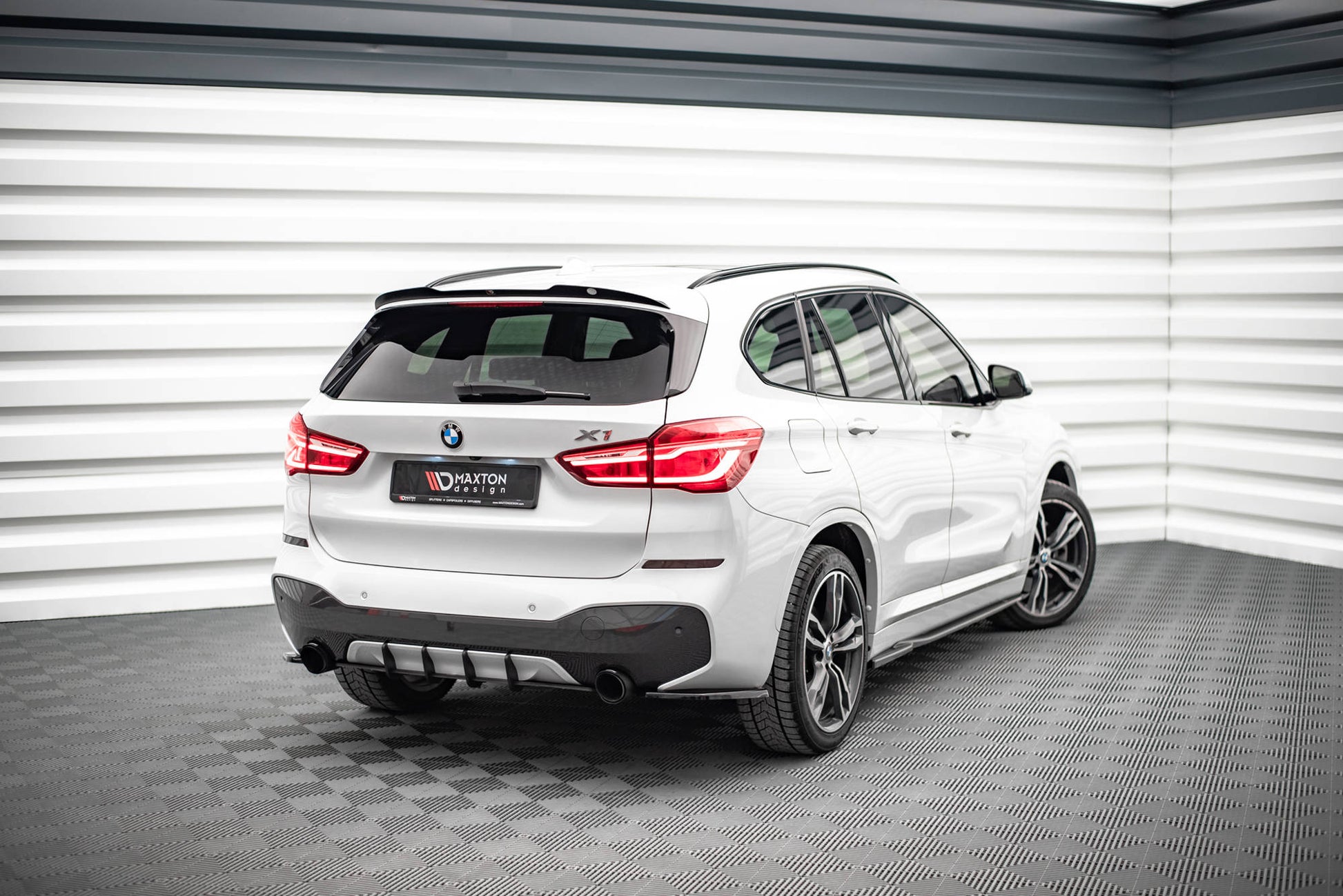Seitenschweller Ansatz für BMW X1 M-Paket F48 schwarz Hochglanz