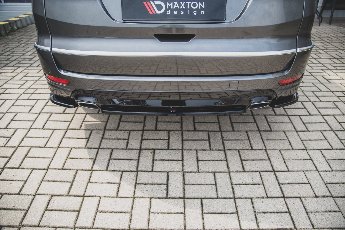 Mittlerer Diffusor Heck Ansatz für Ford S-Max Vignale Mk2 Facelift schwarz Hochglanz