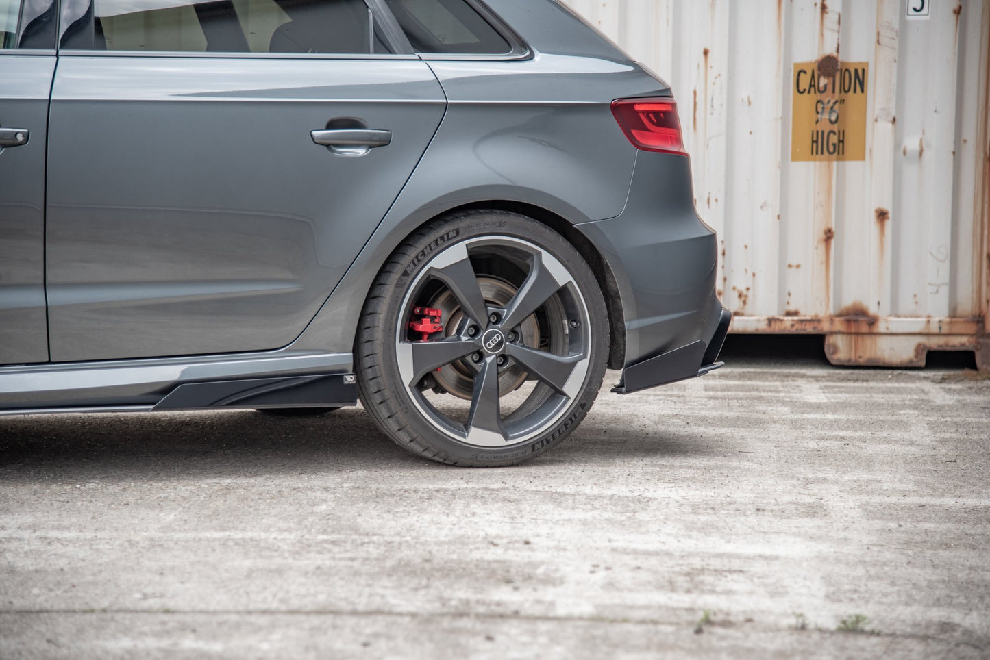 Hintere Seiten Flaps für Audi RS3 8V Sportback schwarz Hochglanz