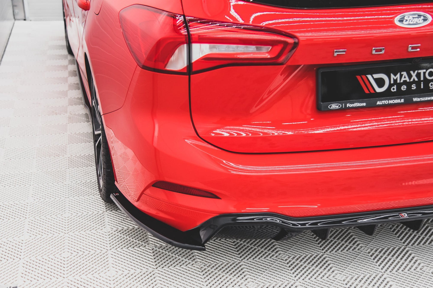 Heck Ansatz Flaps Diffusor V.3 für Ford Focus ST-Line Kombi Mk4 Carbon Look