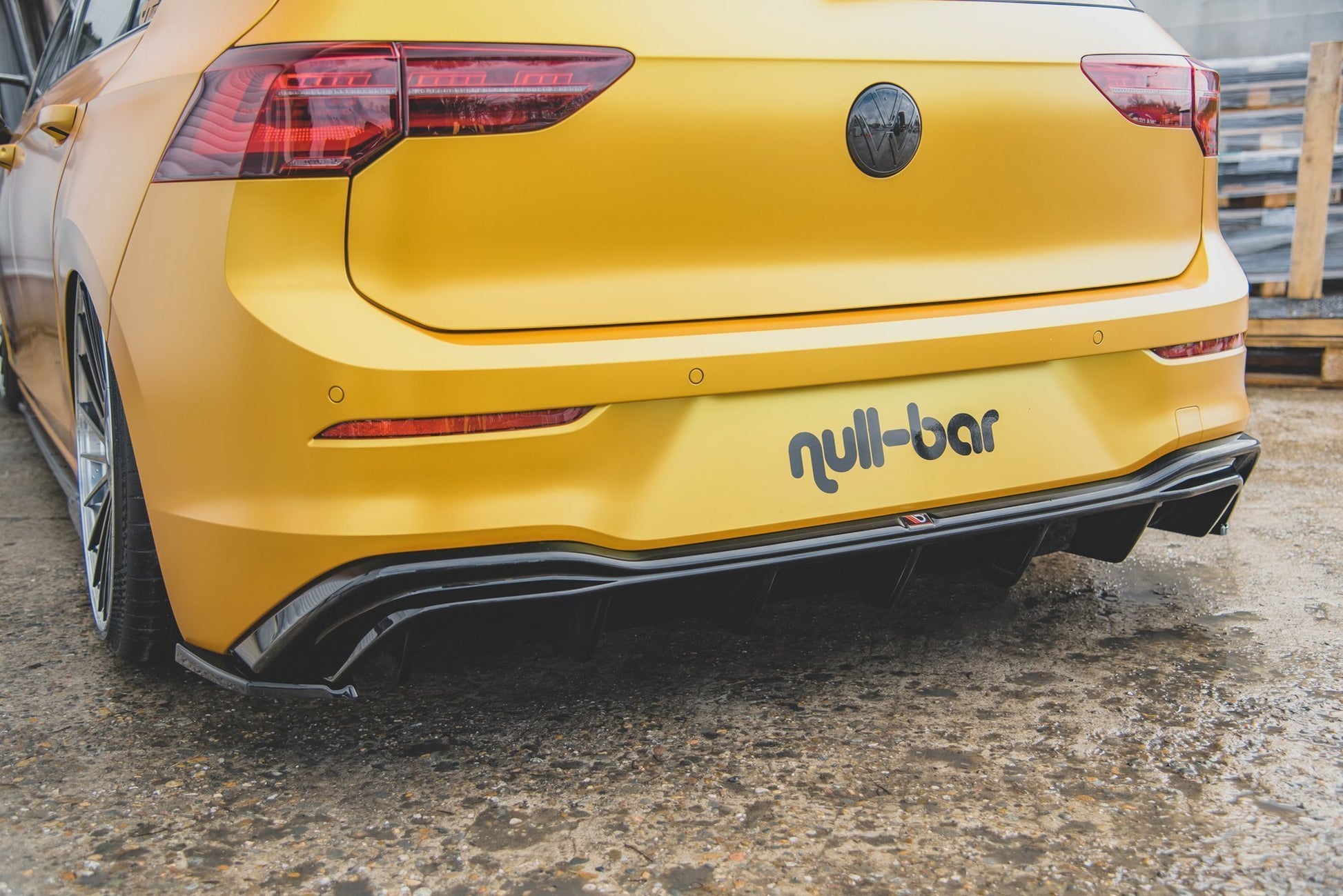 Heck Ansatz Flaps Diffusor für VW Golf 8  Carbon Look