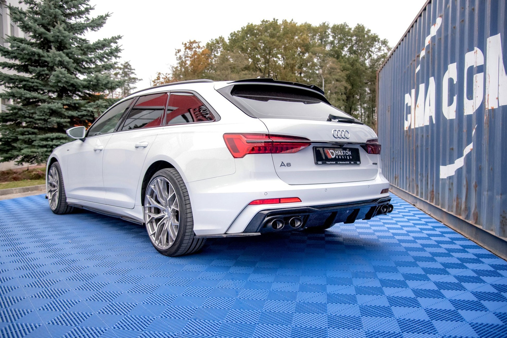 Heck Ansatz Flaps Diffusor für Audi A6 C8 S-Line Carbon Look