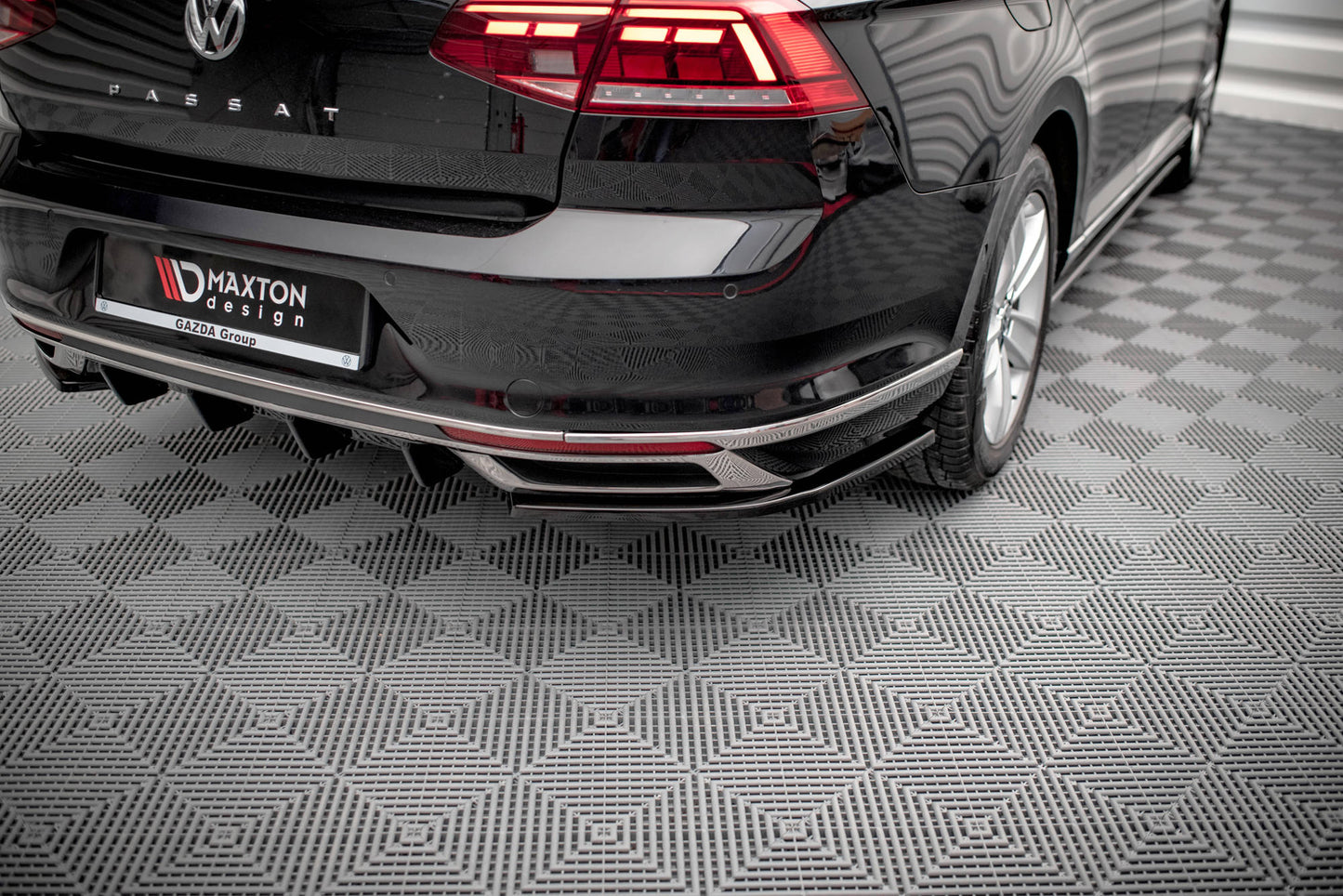 Heck Ansatz Flaps Diffusor für Volkswagen Passat B8 Facelift Carbon Look