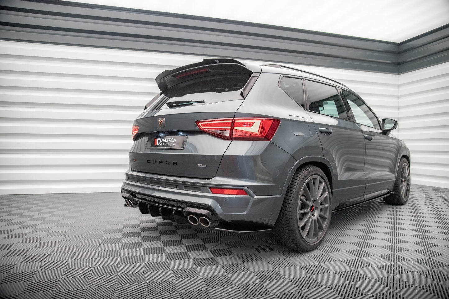 Diffusor Heck Ansatz für Cupra Ateca schwarz Hochglanz