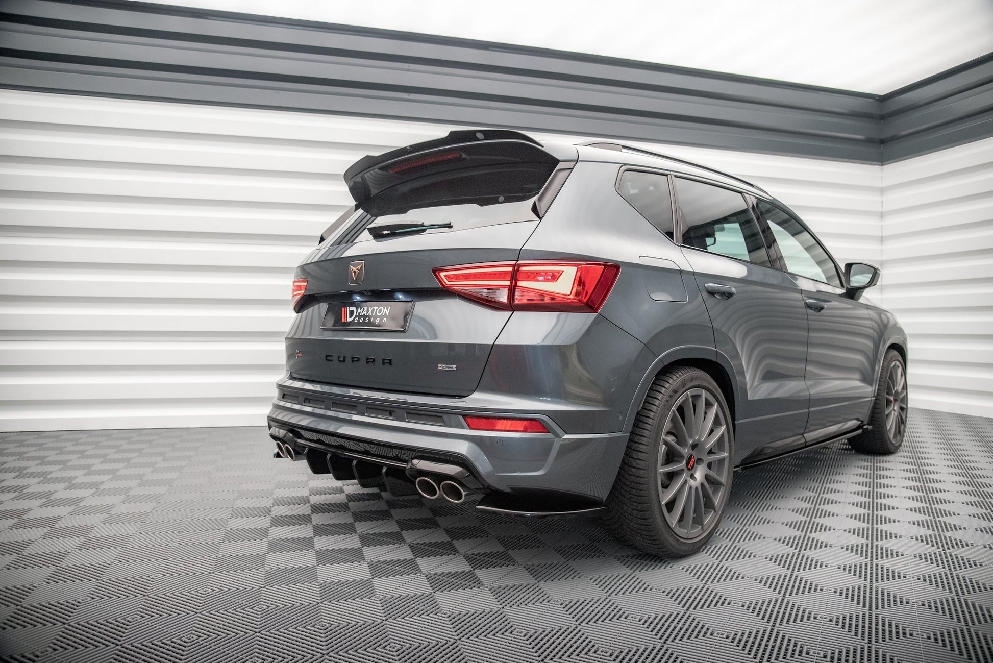 Diffusor Heck Ansatz für Cupra Ateca schwarz Hochglanz
