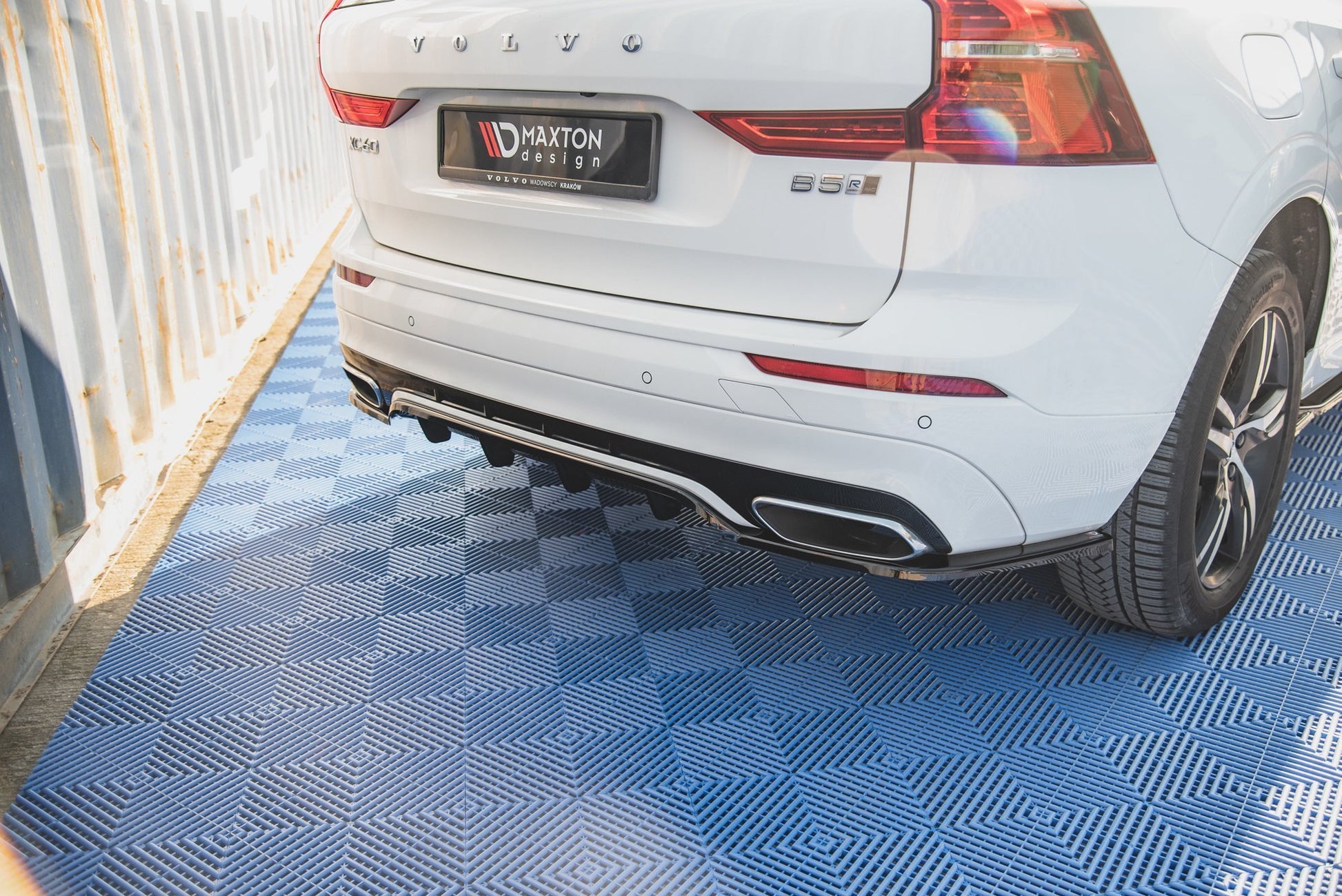 Mittlerer Diffusor Heck Ansatz DTM Look für Volvo XC60 Mk2 R-Design schwarz matt