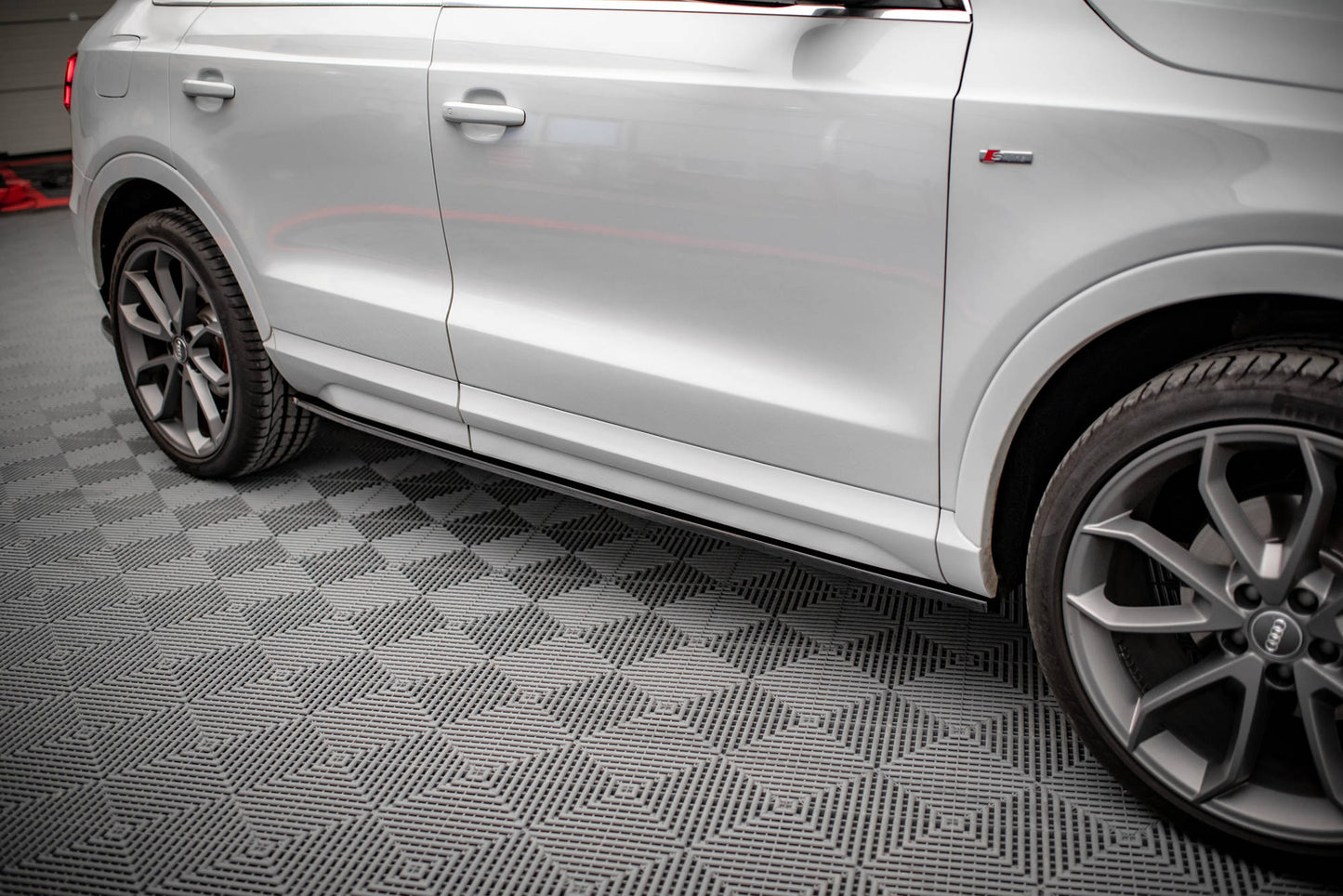 Seitenschweller Ansatz für Audi Q3 8U Facelift schwarz matt