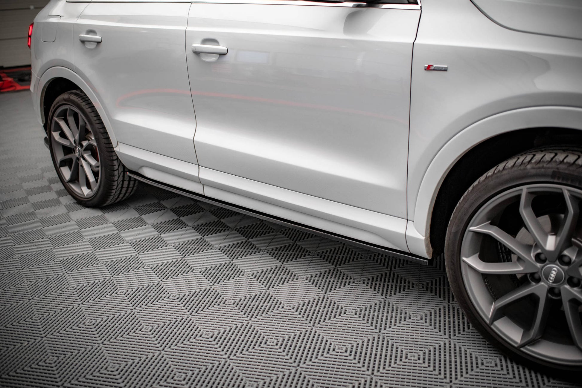 Seitenschweller Ansatz für Audi Q3 8U Facelift schwarz matt