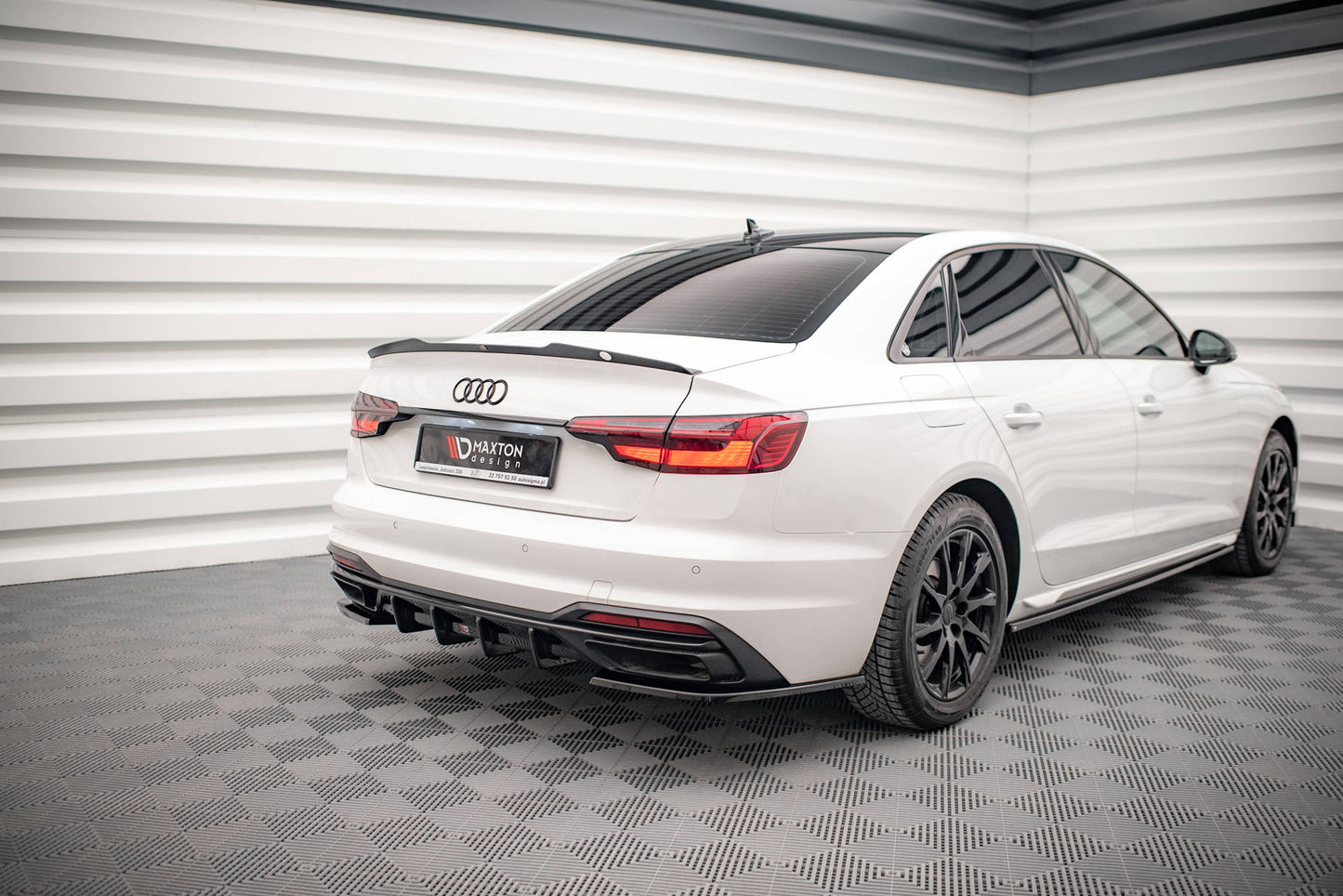 Heck Ansatz Flaps Diffusor für Audi A4 B9 Facelift schwarz matt