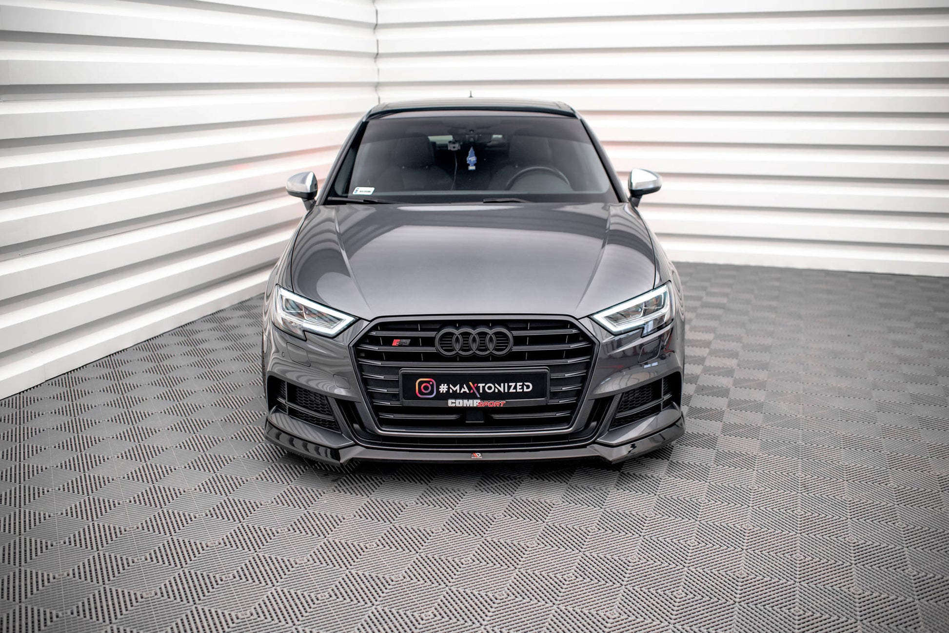 Front Ansatz V.3 für Audi S3 Sportback 8V Facelift schwarz Hochglanz
