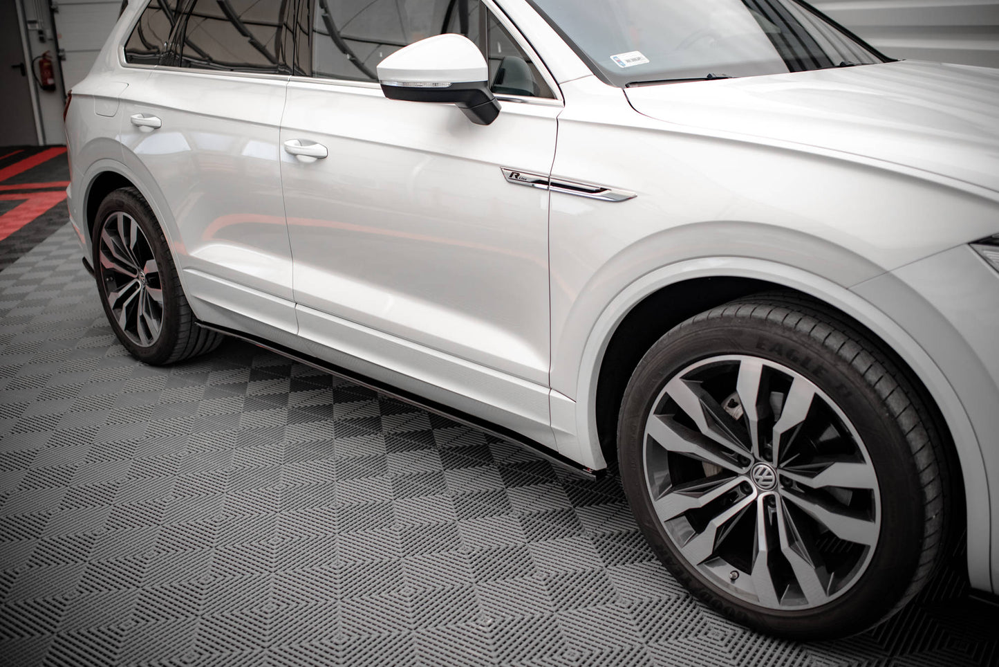 Seitenschweller Ansatz für Volkswagen Touareg R-line Mk3 Carbon Look