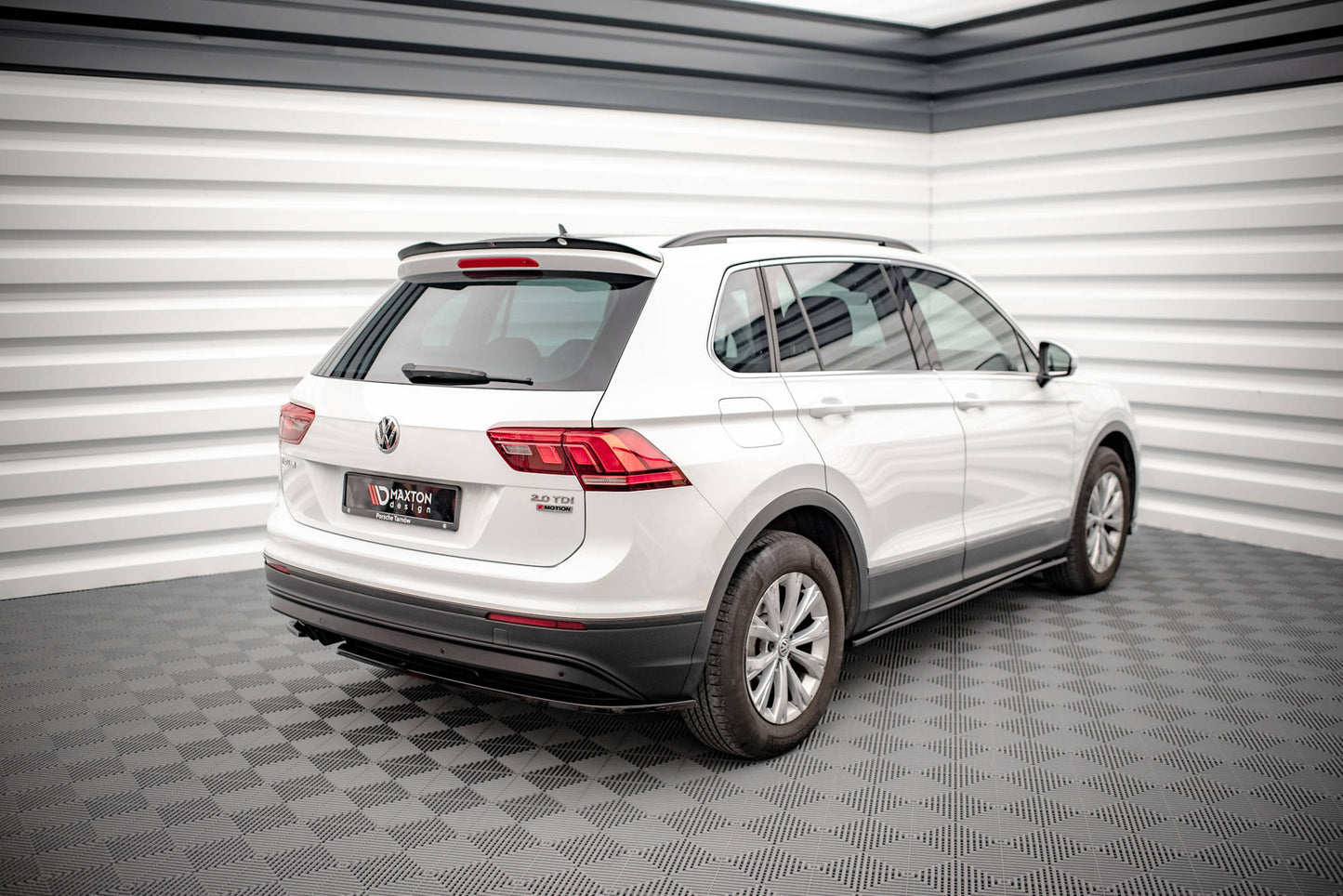 Heck Ansatz Flaps Diffusor für Volkswagen Tiguan Mk2 schwarz matt