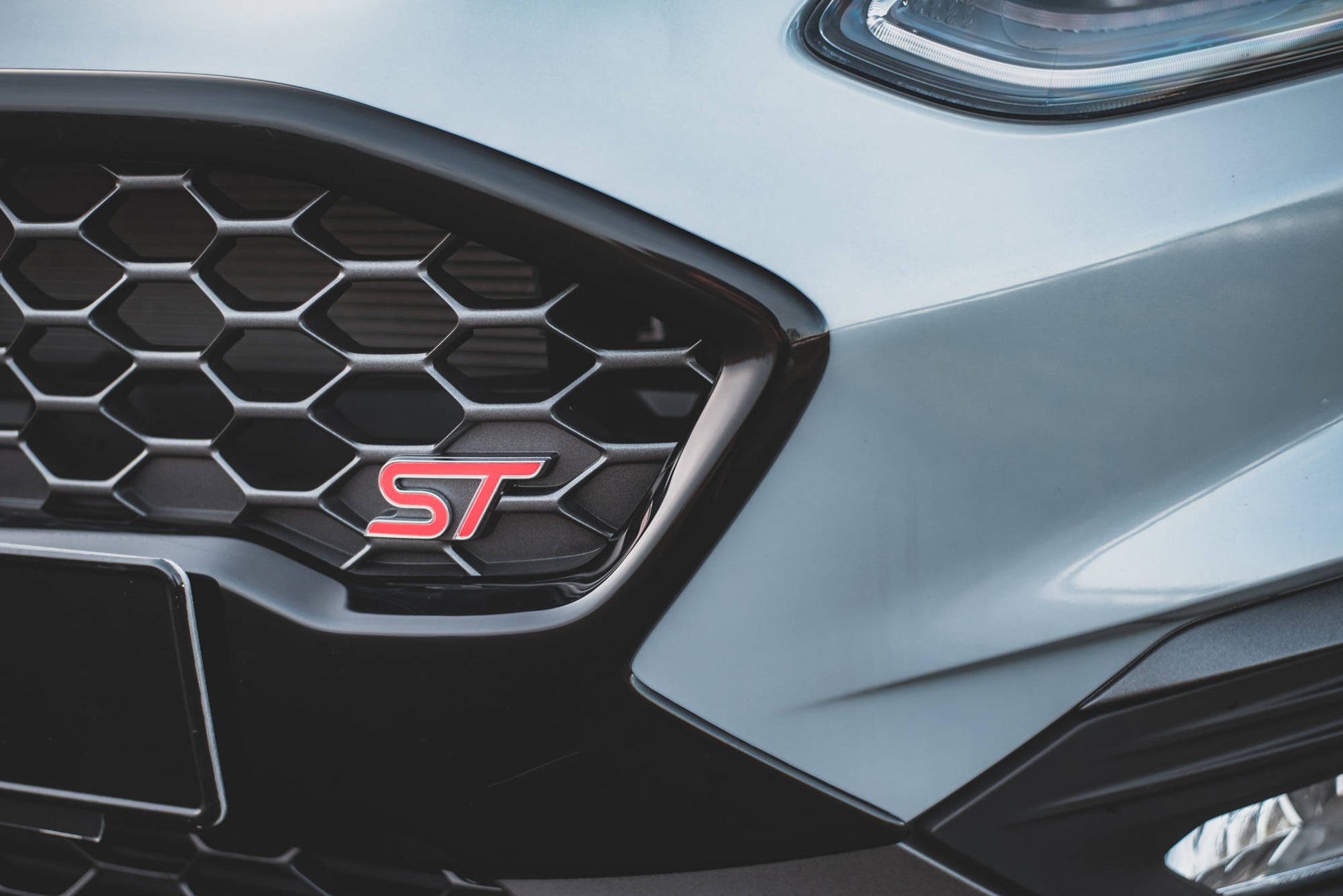 Front Grill Ford Fiesta ST Mk8 schwarz Hochglanz