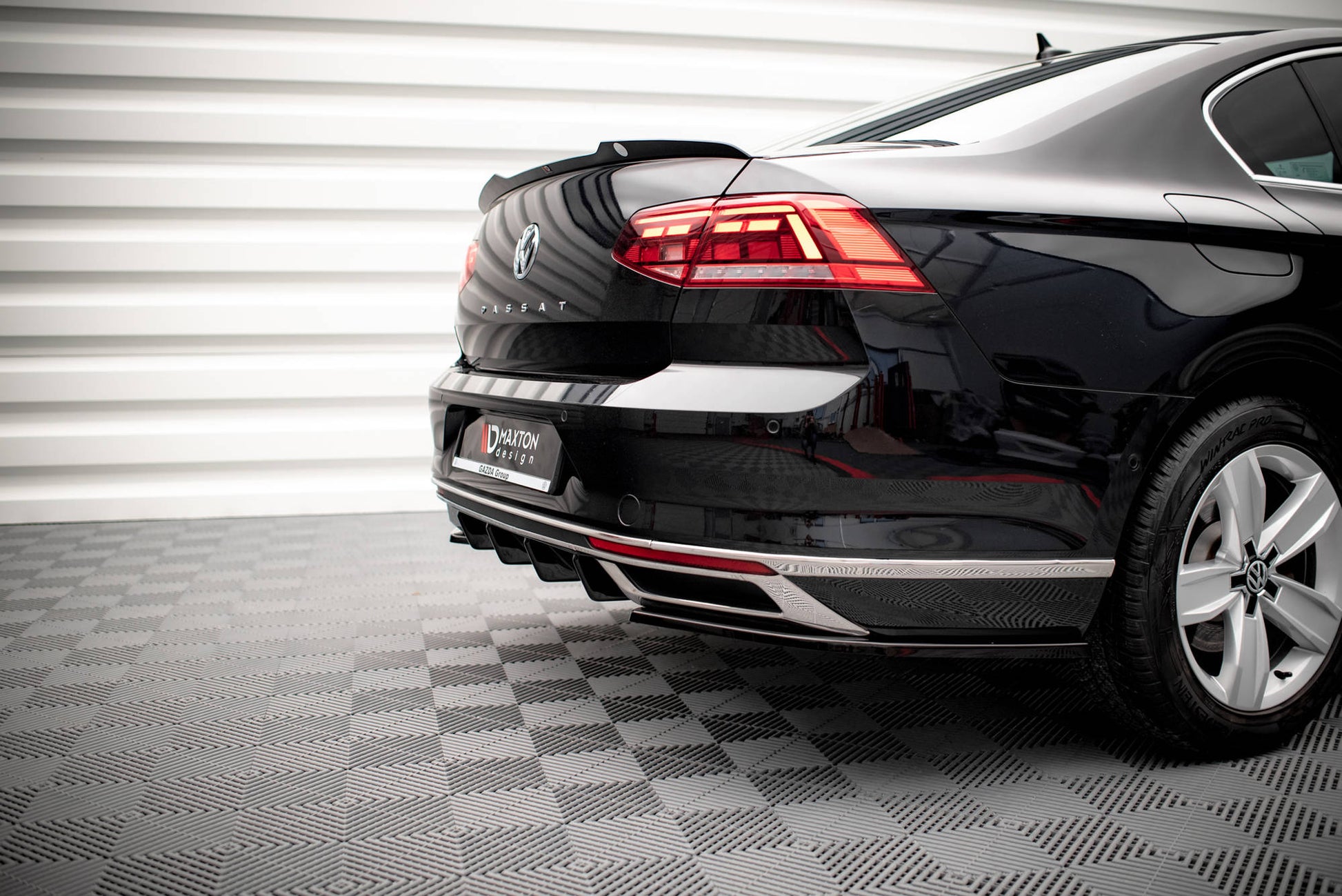 Diffusor Heck Ansatz für Volkswagen Passat B8 Facelift schwarz matt