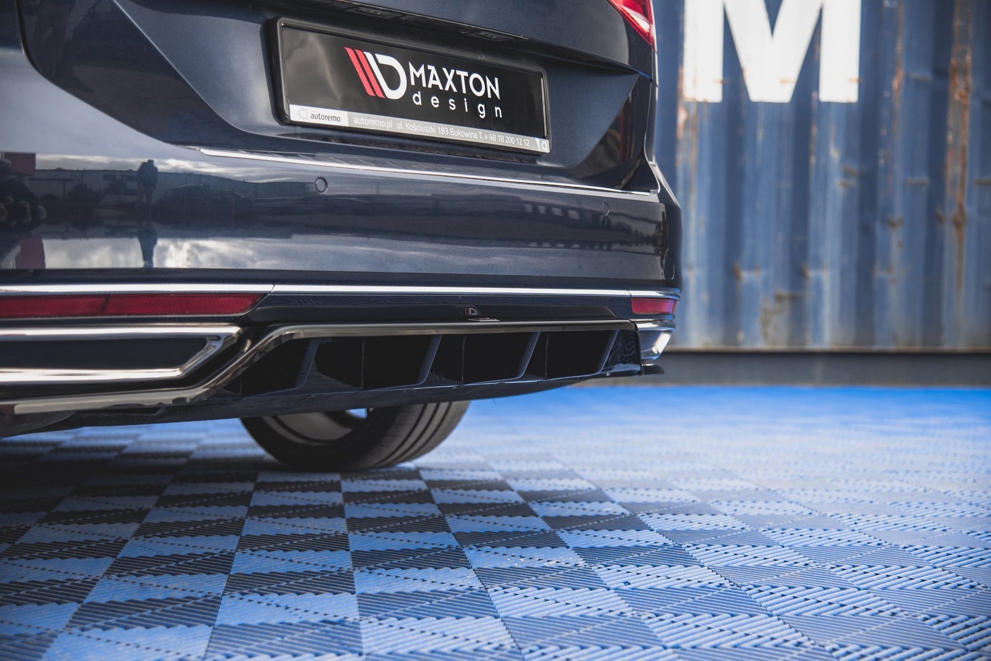 Mittlerer Diffusor Heck Ansatz DTM Look für Volkswagen Passat B8 schwarz matt