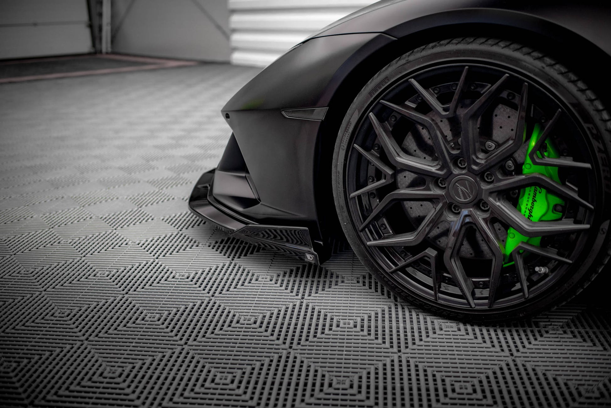 Front Ansatz für Lamborghini Huracan EVO schwarz Hochglanz