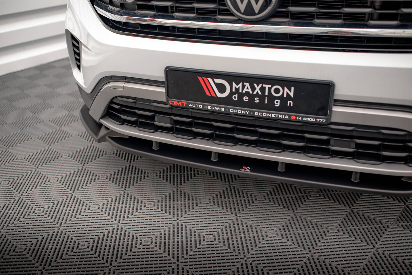Front Ansatz V.1 für Volkswagen Atlas Cross Sport Carbon Look