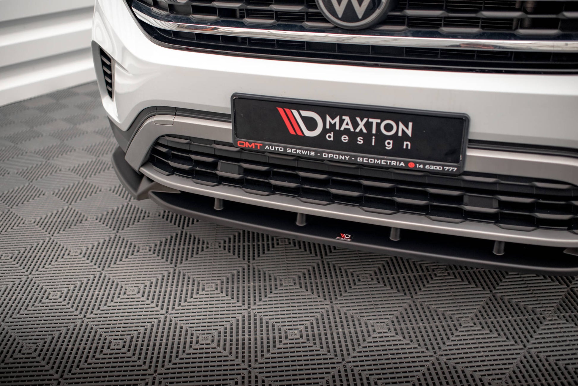 Front Ansatz V.1 für Volkswagen Atlas Cross Sport Carbon Look