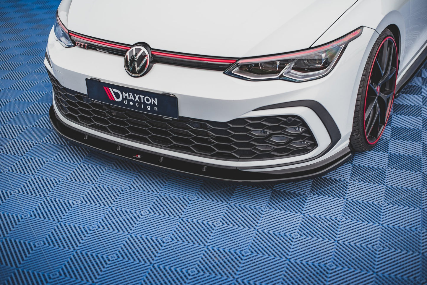 Front Ansatz für Volkswagen Golf 8 GTI Carbon Look