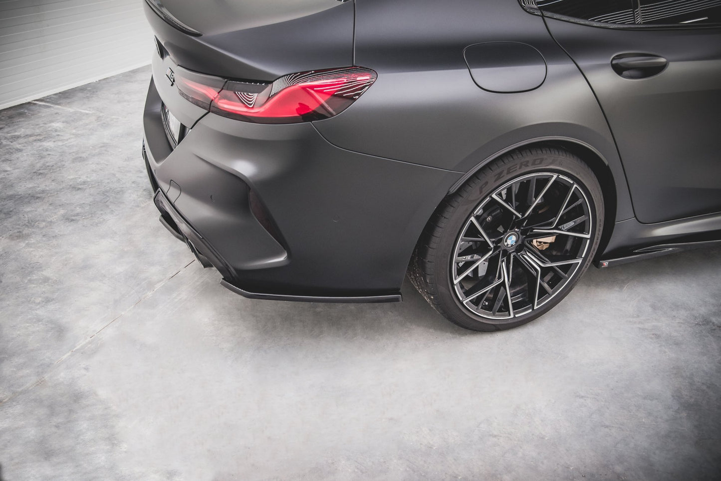 Heck Ansatz Flaps Diffusor V.2 für BMW M8 Gran Coupe F93 Carbon Look