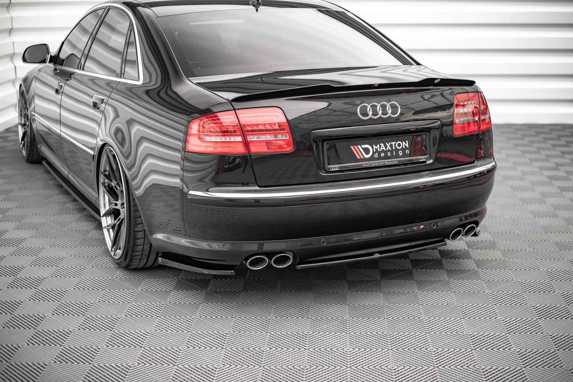 Mittlerer Diffusor Heck Ansatz für Audi S8 D3 Carbon Look