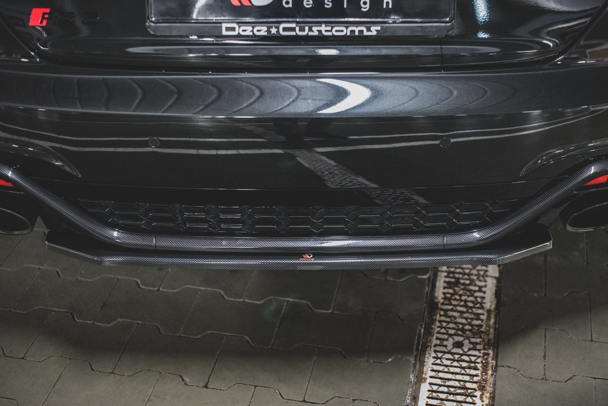Mittlerer Diffusor Heck Ansatz für Audi RS5 F5 Facelift schwarz matt