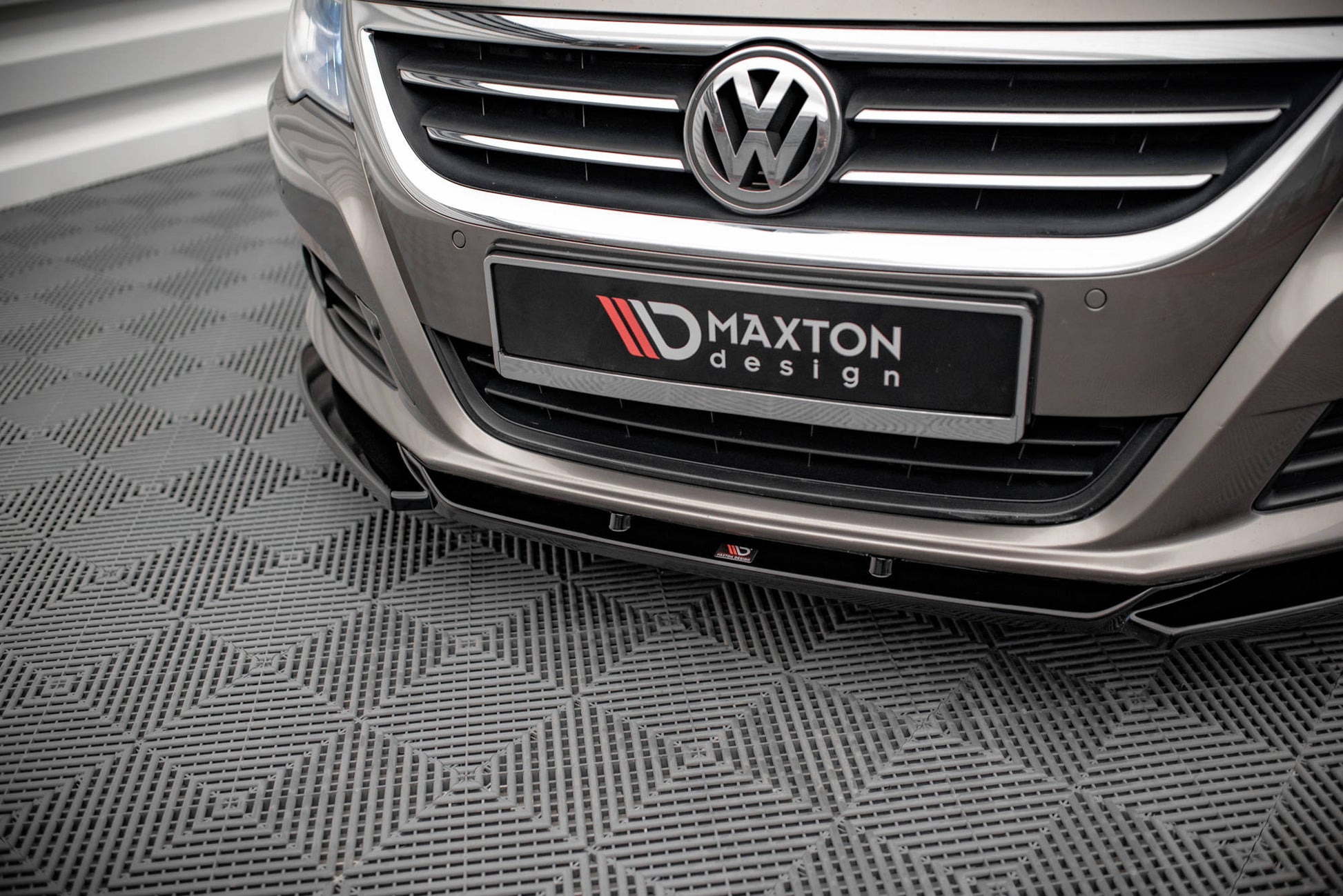 Front Ansatz V.4 für Volkswagen Passat CC schwarz matt