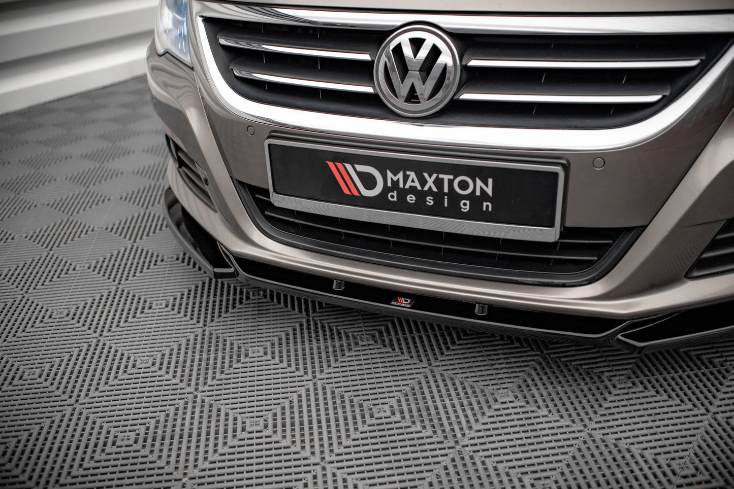 Front Ansatz V.4 für Volkswagen Passat CC Carbon Look