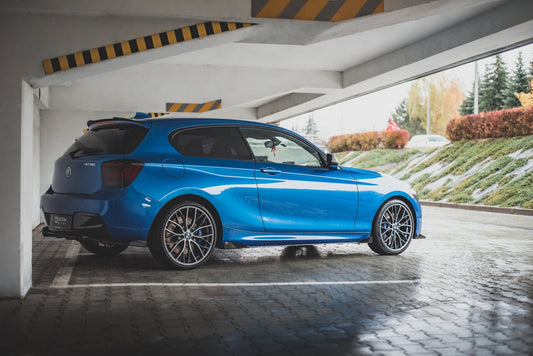 Side Flaps BMW 1er F21 M135i / M140i / M-Paket schwarz Hochglanz
