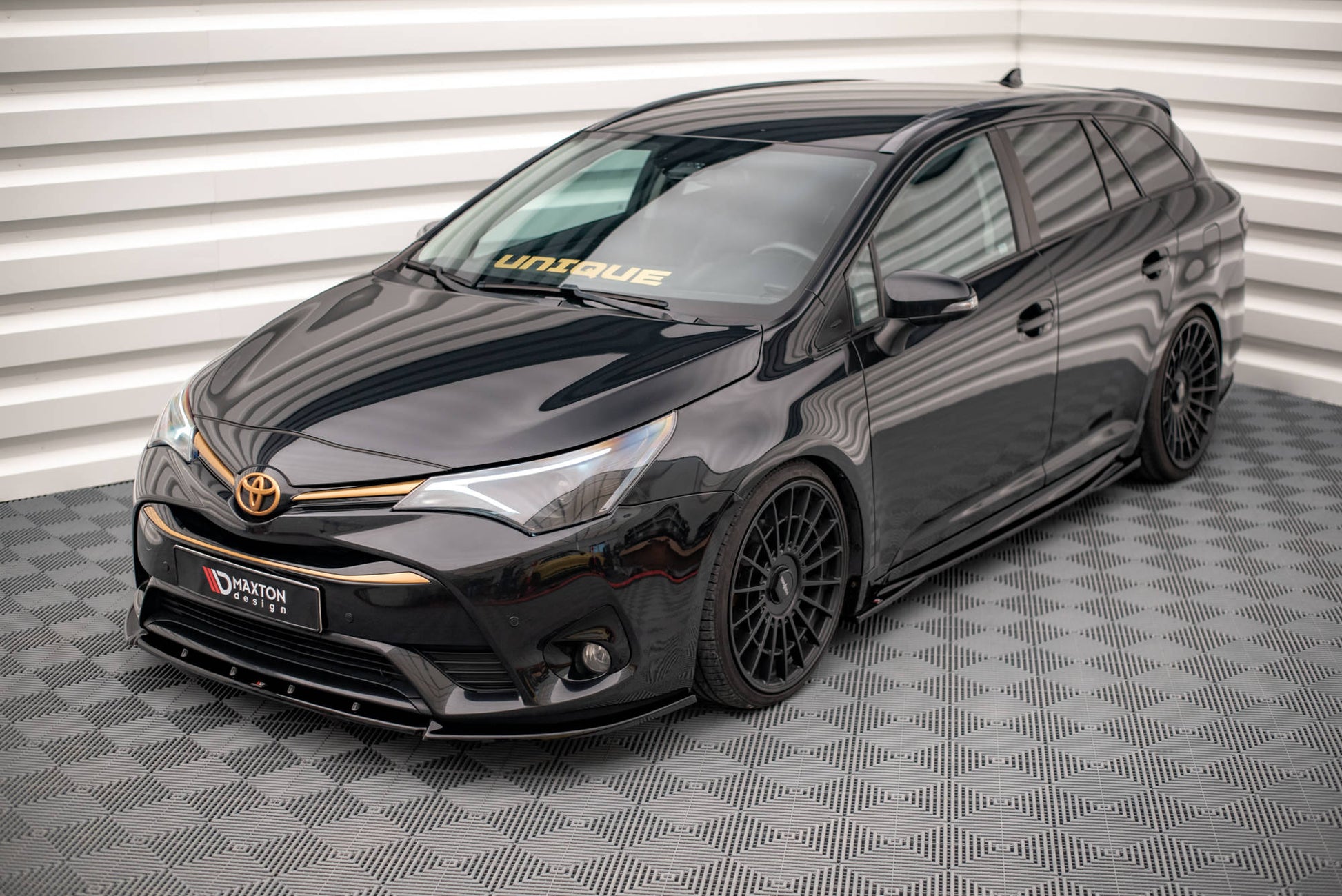 Seitenschweller Ansatz für Toyota Avensis Mk3 Facelift schwarz Hochglanz