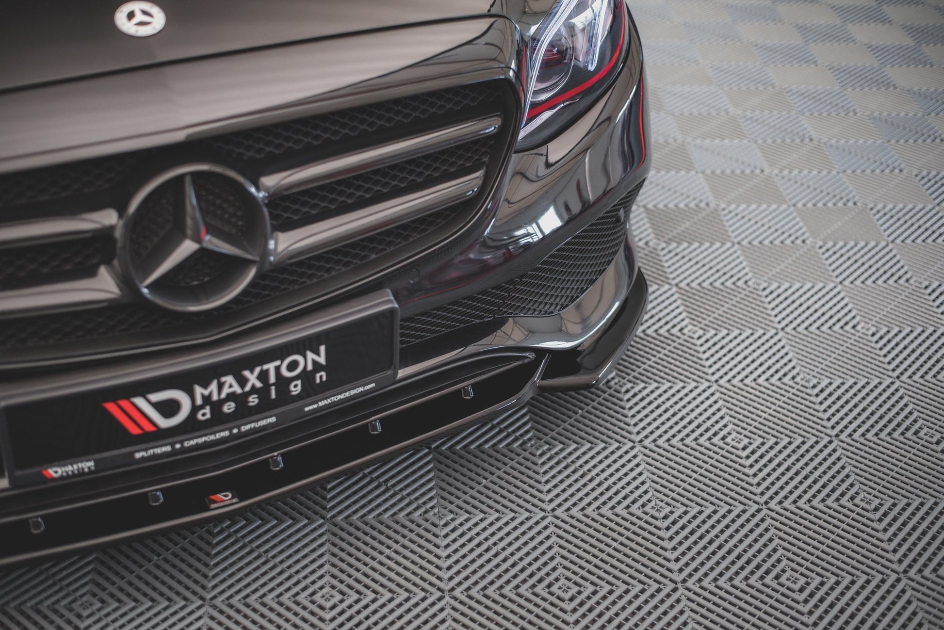 Front Ansatz für Mercedes-Benz E W213 schwarz Hochglanz