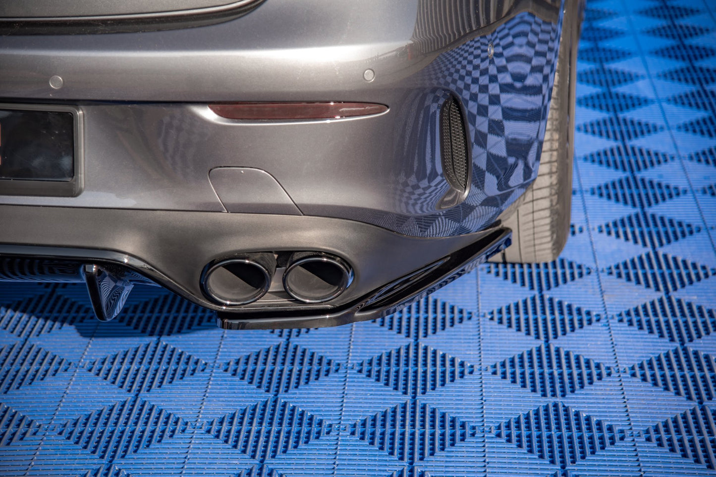 Heck Ansatz Flaps Diffusor für Mercedes-AMG E53 Coupe C238 Carbon Look