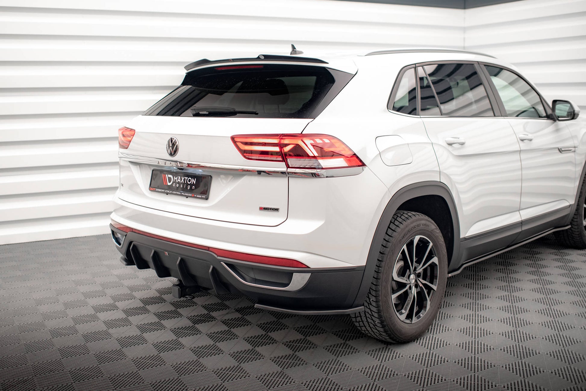 Diffusor Heck Ansatz für Volkswagen Atlas Cross Sport schwarz Hochglanz