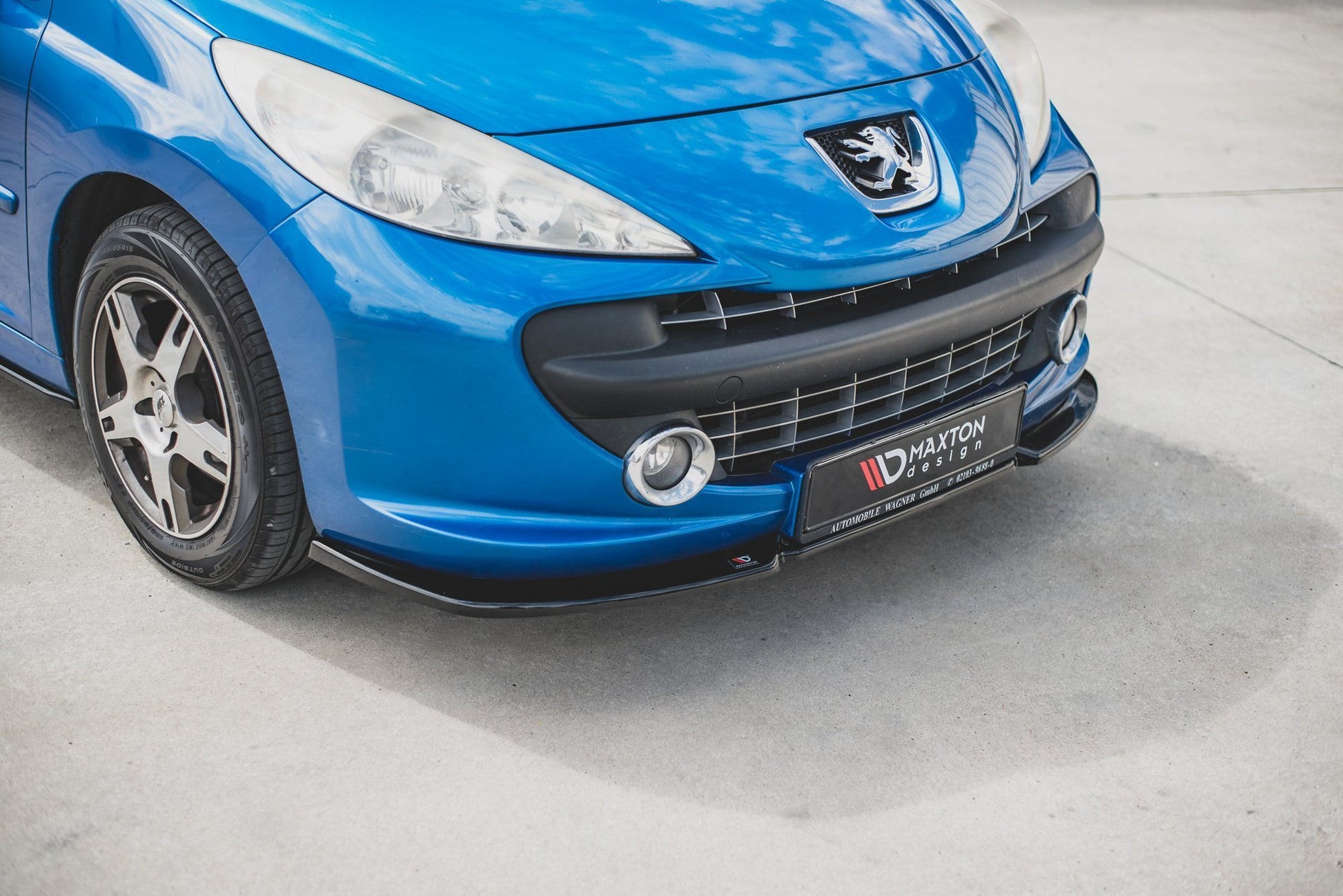 Front Ansatz für Peugeot 207 Sport Carbon Look