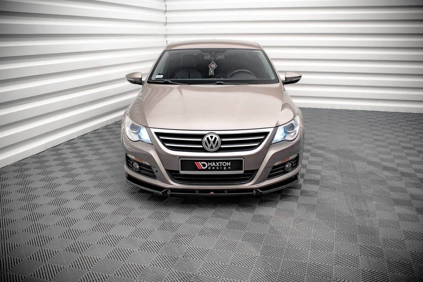 Front Ansatz V.3 für Volkswagen Passat CC schwarz Hochglanz