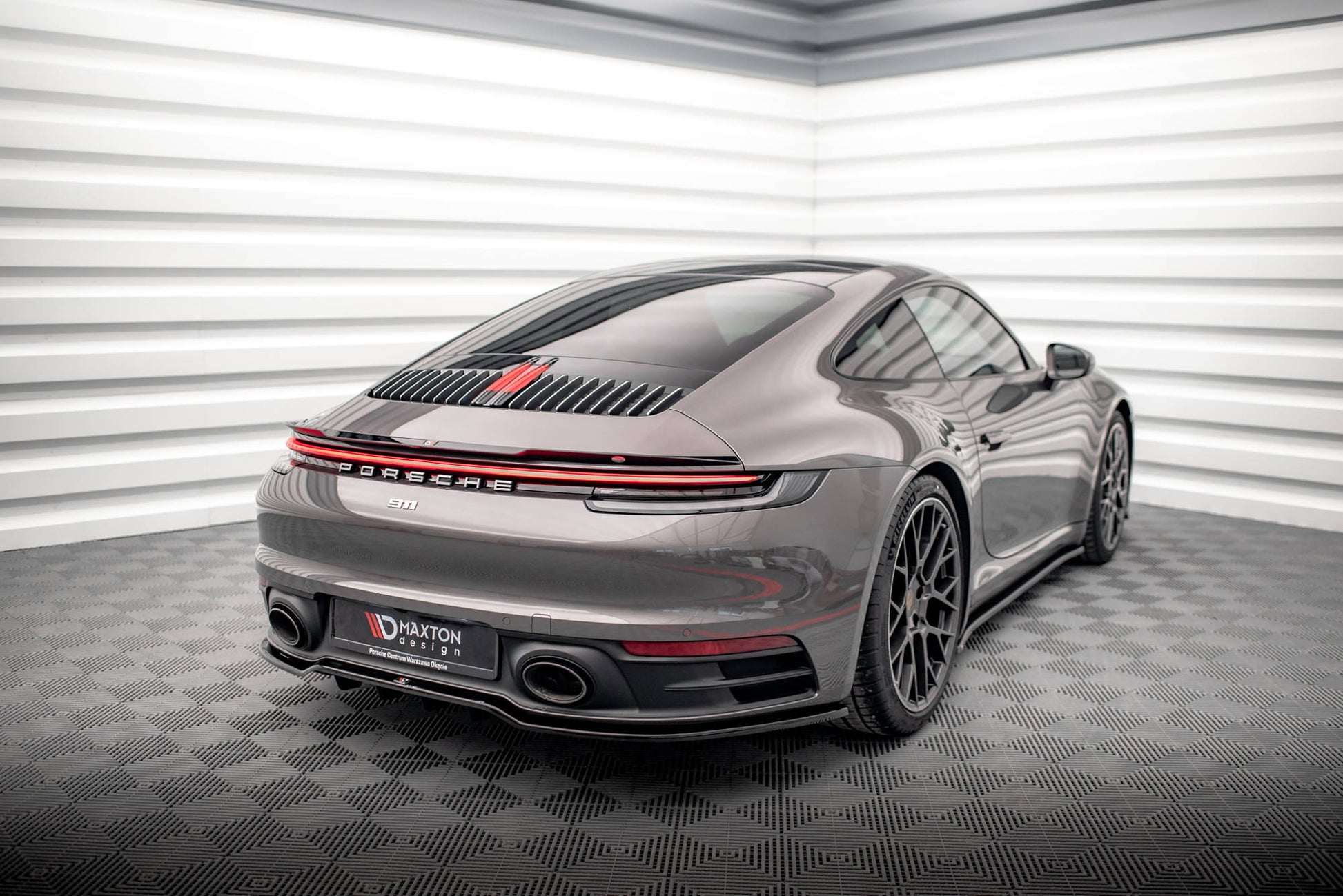Spoiler CAP für Porsche 911 Carrera 4S 992 schwarz Hochglanz