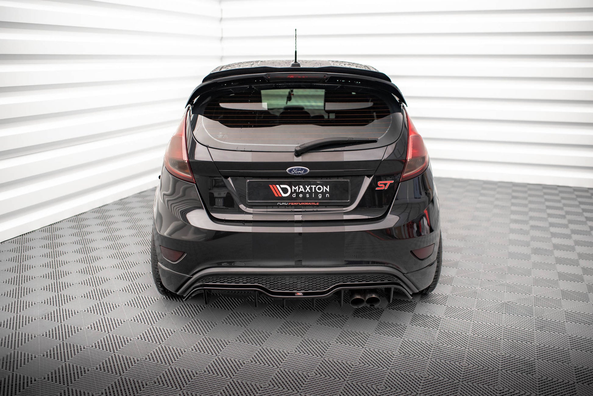 Diffusor Heck Ansatz für Ford Fiesta ST (5-Türige version) Mk7 Facelift schwarz Hochglanz