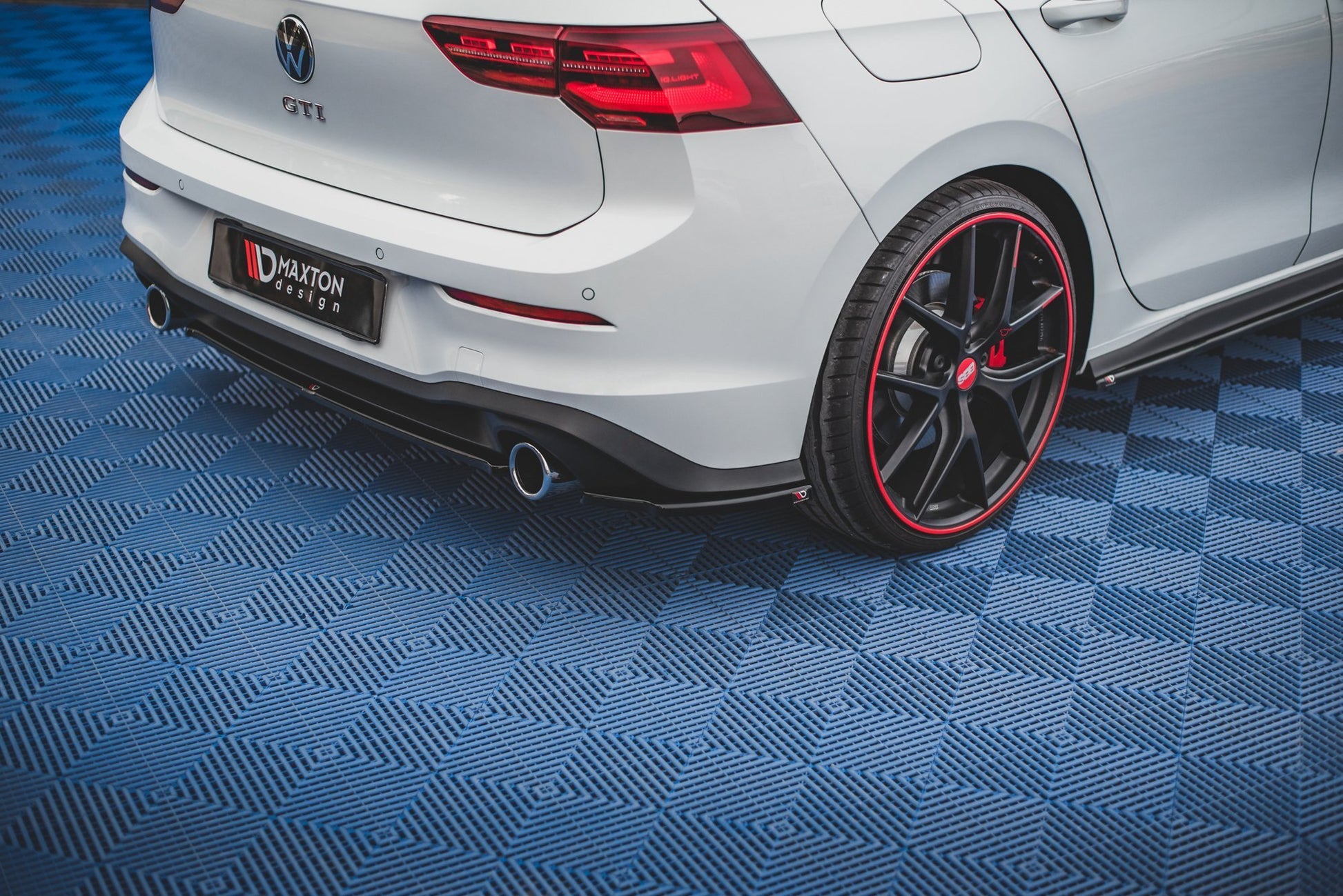Heck Ansatz Flaps Diffusor für Volkswagen Golf 8 GTI schwarz matt