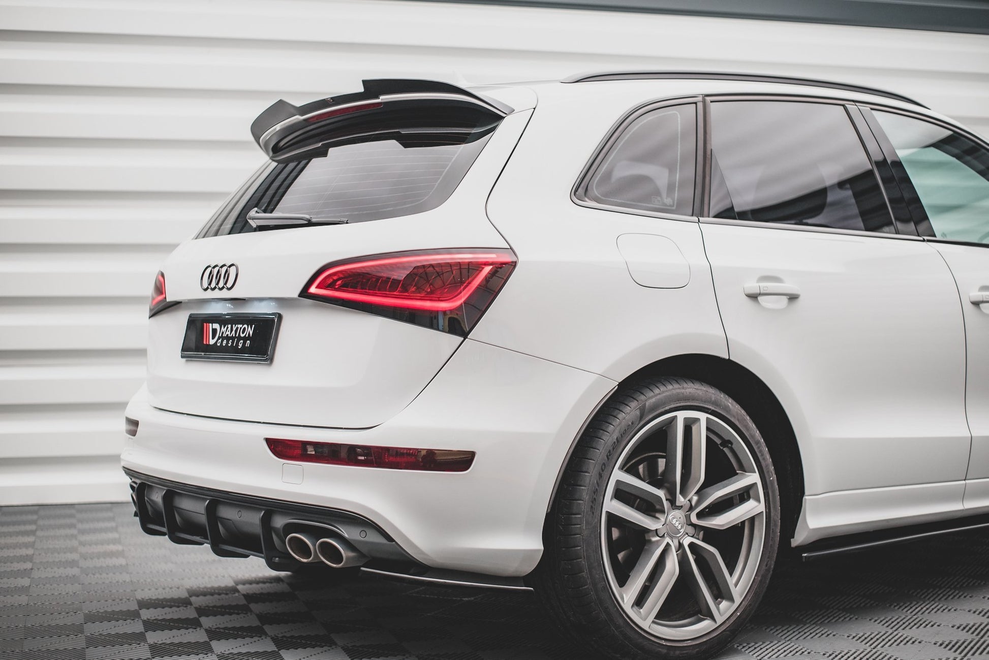 Spoiler CAP für Audi SQ5 Mk1 (8R) schwarz Hochglanz
