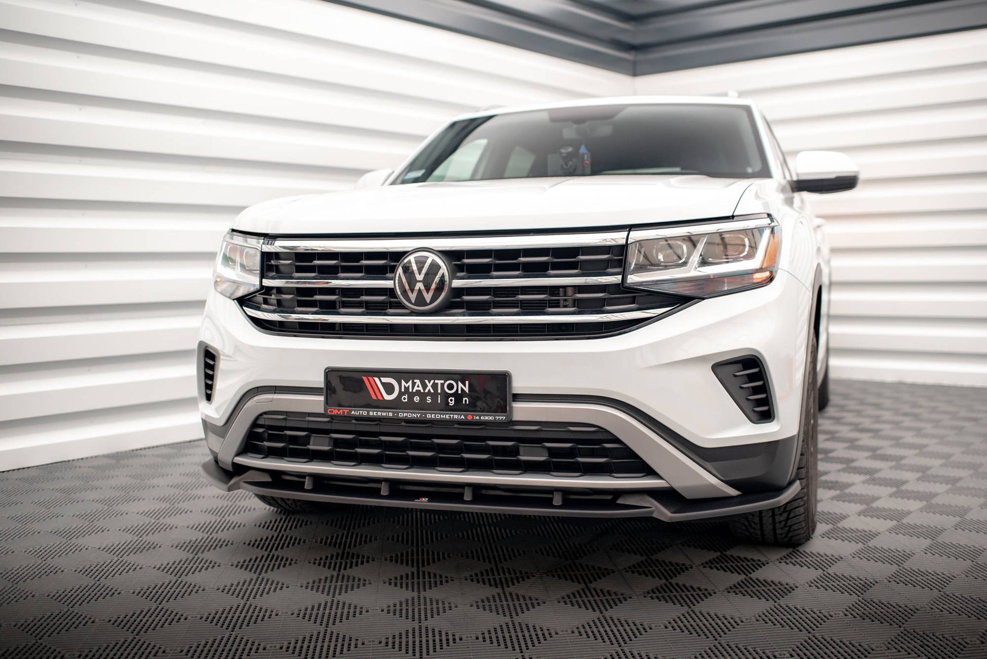 Front Ansatz V.1 für Volkswagen Atlas Cross Sport Carbon Look