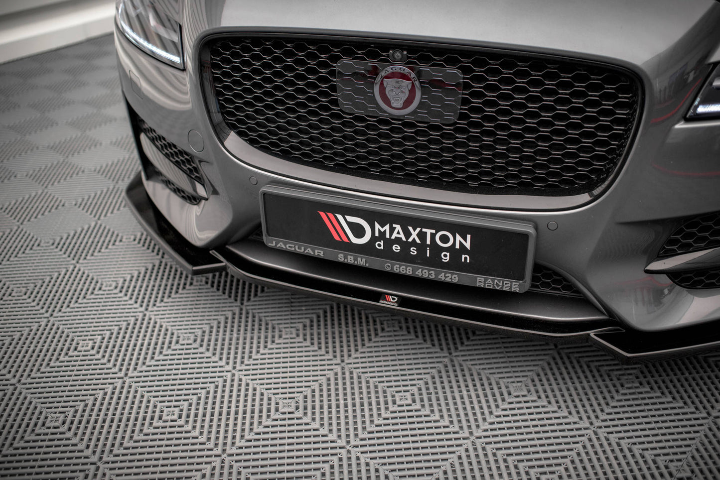 Front Ansatz V.1 für Jaguar XF R-Sport Mk2 schwarz matt
