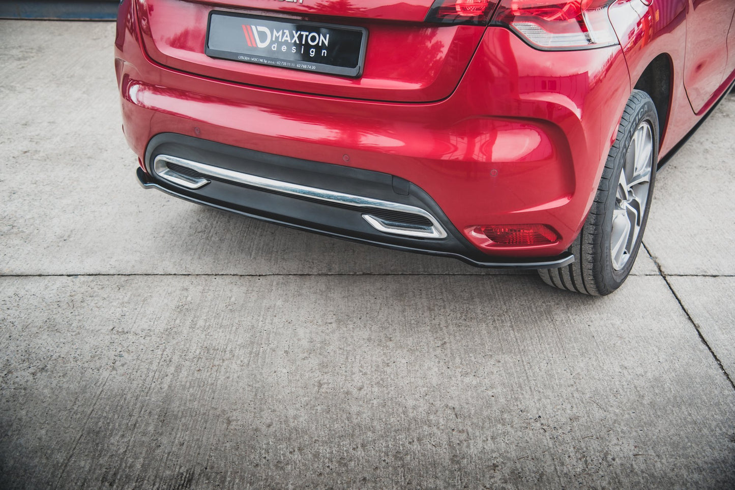 Mittlerer Diffusor Heck Ansatz für Citroen DS4 Carbon Look