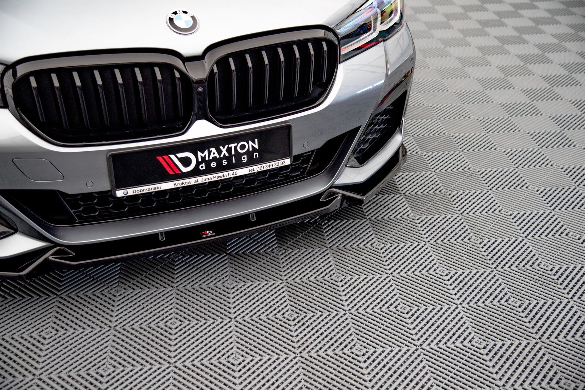 Front Ansatz V.1 für BMW 5er G30 Facelift M-Paket schwarz Hochglanz