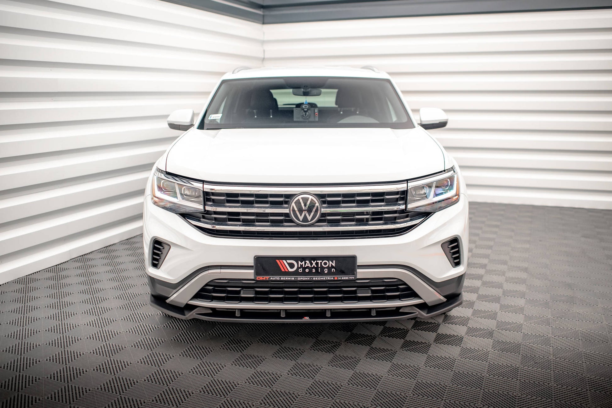 Front Ansatz V.1 für Volkswagen Atlas Cross Sport schwarz Hochglanz