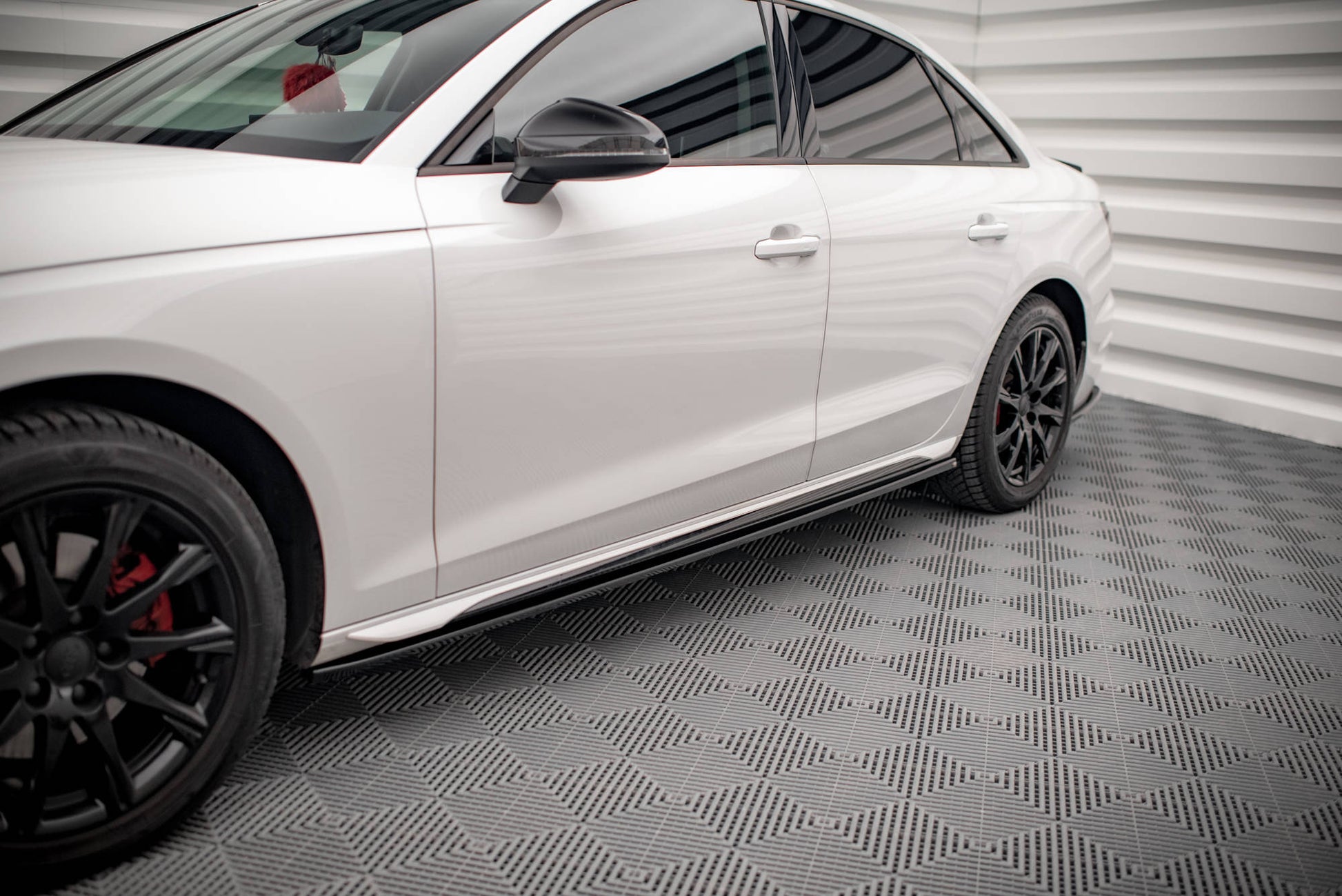 Seitenschweller Ansatz für Audi A4 B9 Facelift Carbon Look