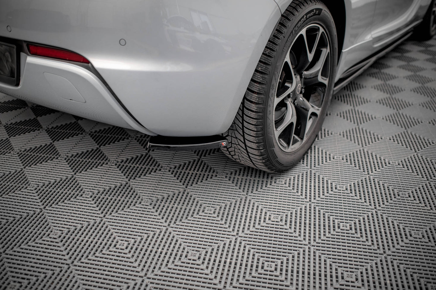 Heck Ansatz Flaps Diffusor für Opel Astra GTC OPC-Line J schwarz Hochglanz
