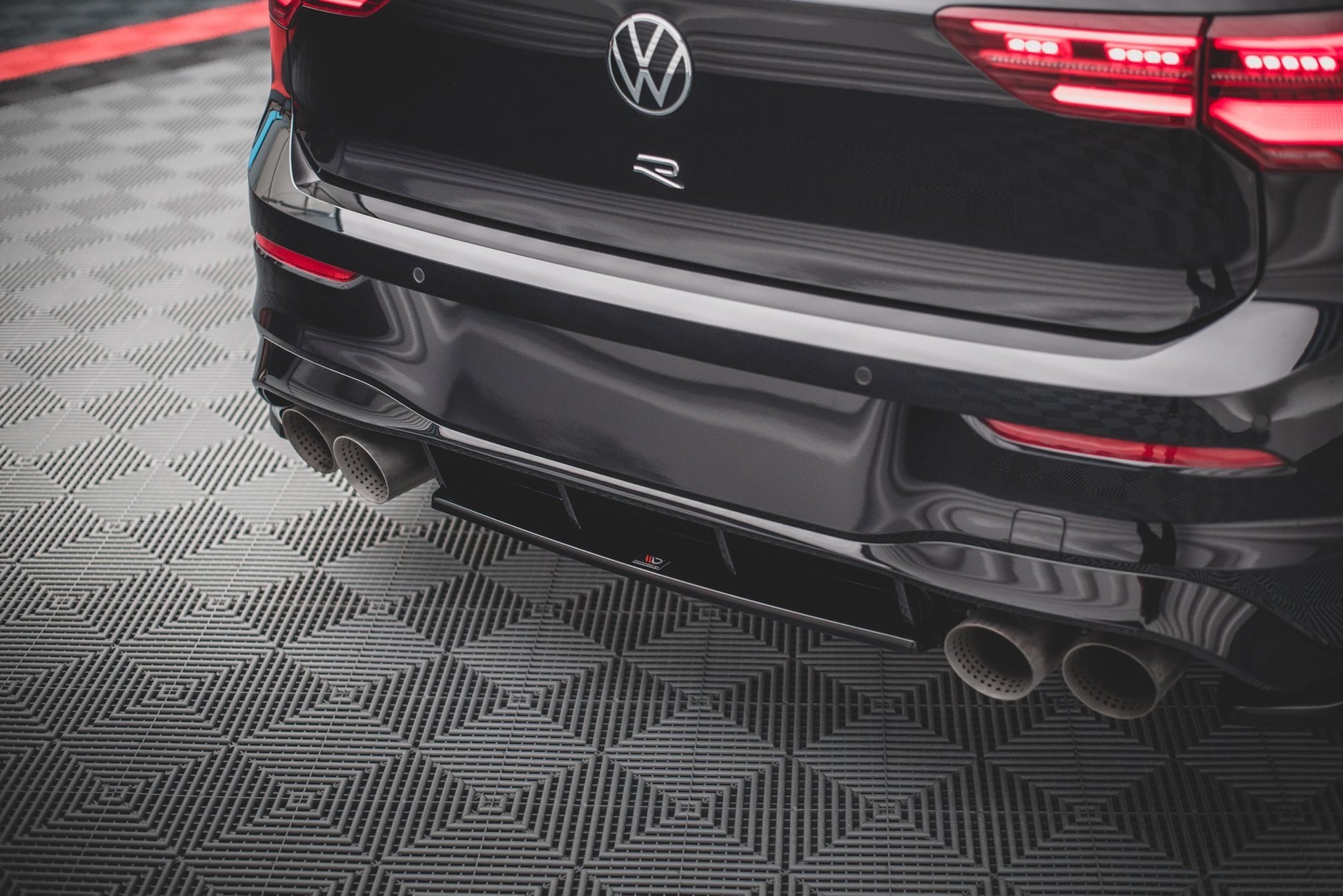 Mittlerer Diffusor Heck Ansatz für Volkswagen Golf R Mk8 Carbon Look