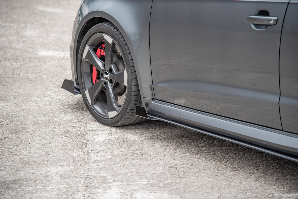 Robuste Racing Seitenschweller Ansatz für für + Flaps Audi RS3 8V Sportback schwarz Hochglanz