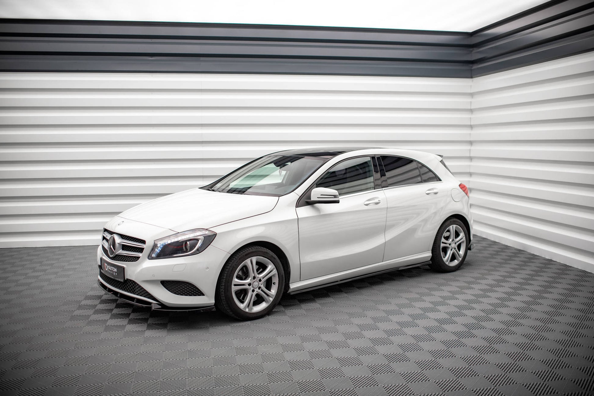 Seitenschweller Ansatz für V.2 für Mercedes-Benz A W176 schwarz Hochglanz