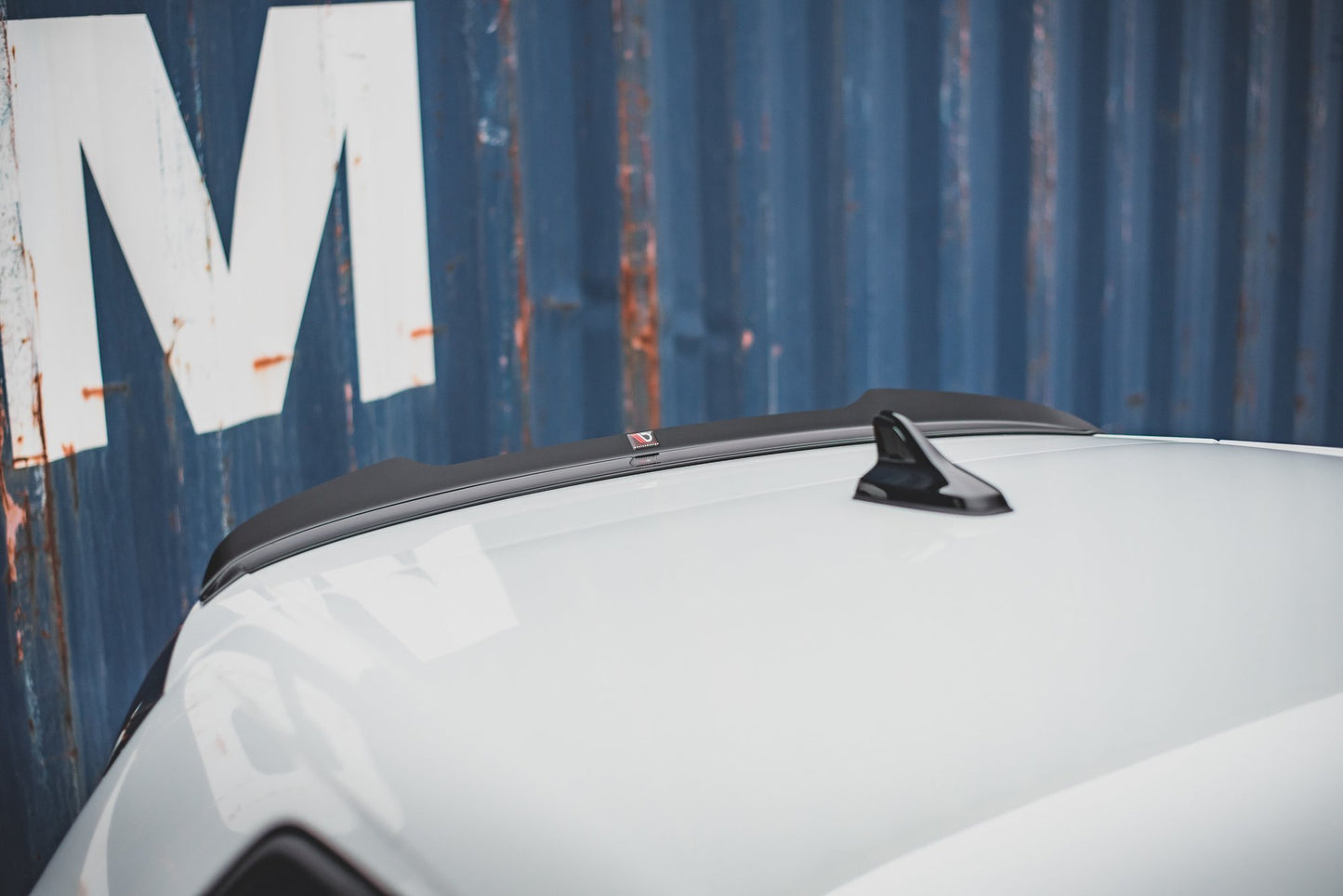 Spoiler CAP V.1 für Volkswagen Golf 8 GTI / R schwarz Hochglanz